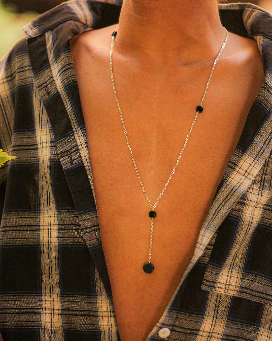 Black stones necklace